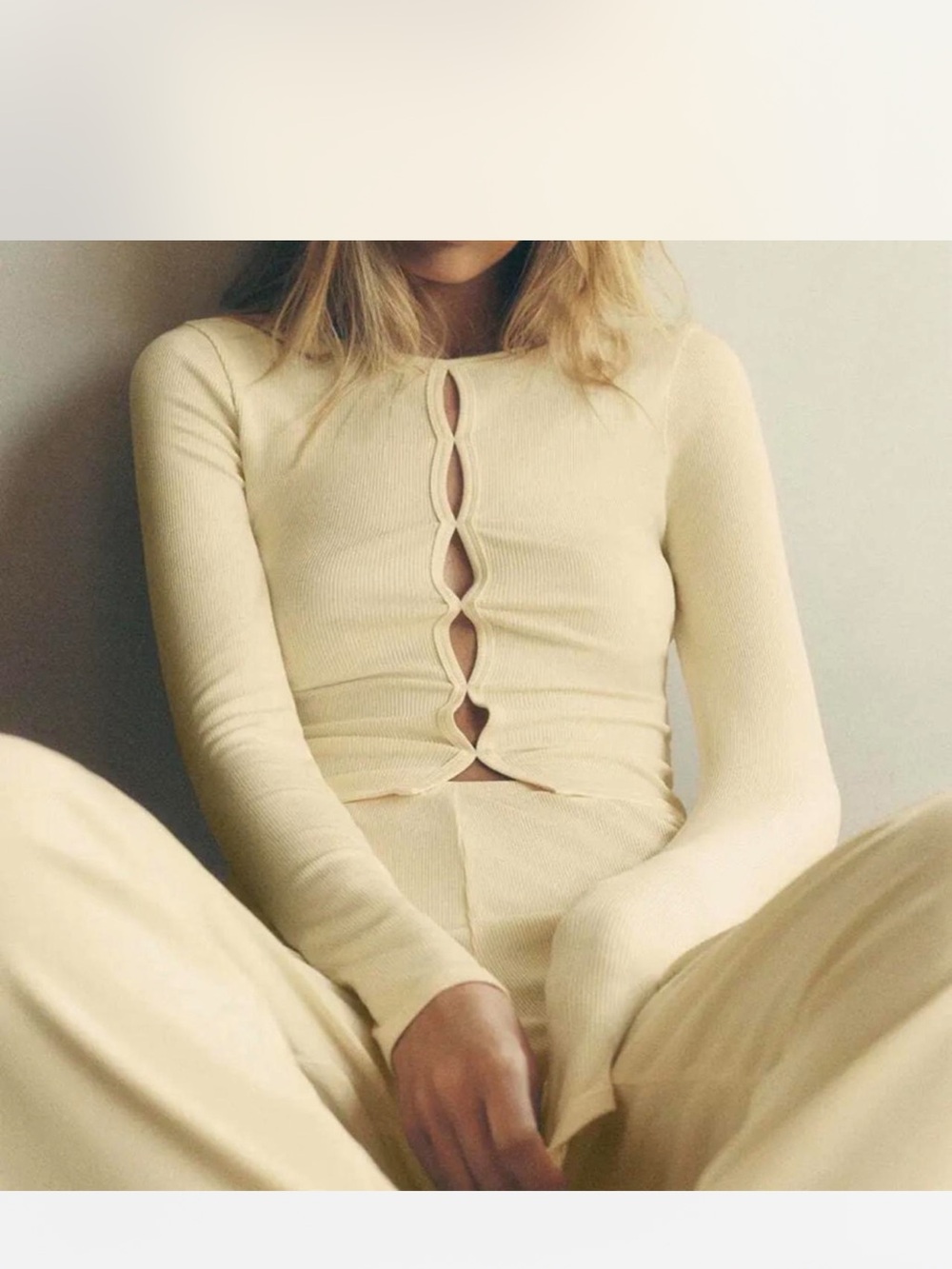 ALO Yoga Cream Ribbed Keyhole-Front Long Sleeve Top